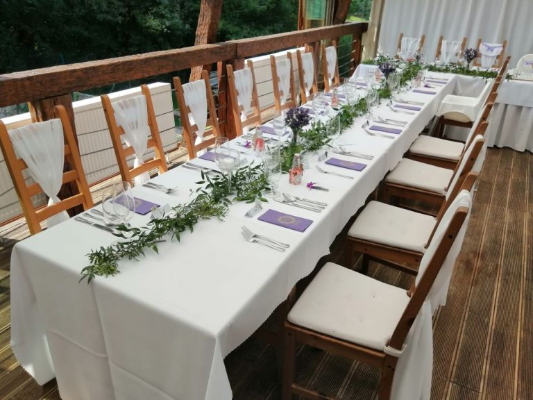 levandulova svadba vyzdoba stoly